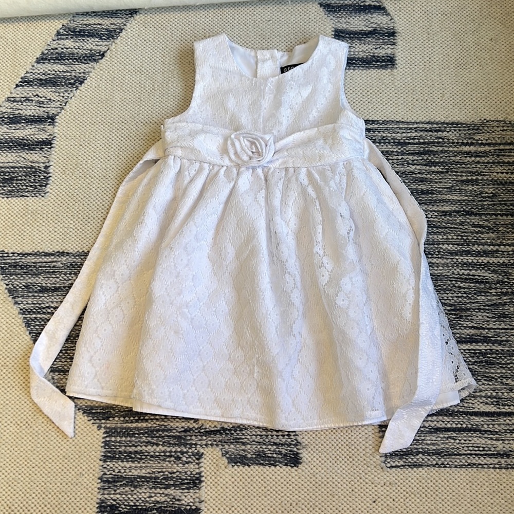 ๐10 items for $10๐ White Lace Dress with Rosettes and Waist Sash GEORGE Size 5 - Picture 1 of 11